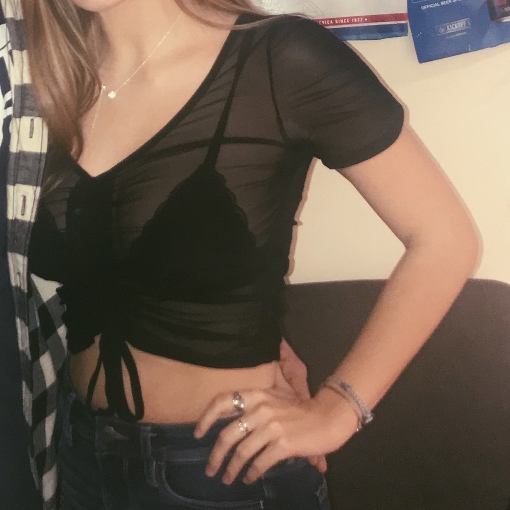 Sheer Short Sleeve Ruched Top - Picture 4 of 5